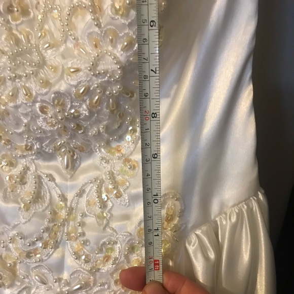 Vintage Alfred Angelo Beautiful Sequined Full Length Puff Sleeved Wedding Gown. - Picture 3 of 17